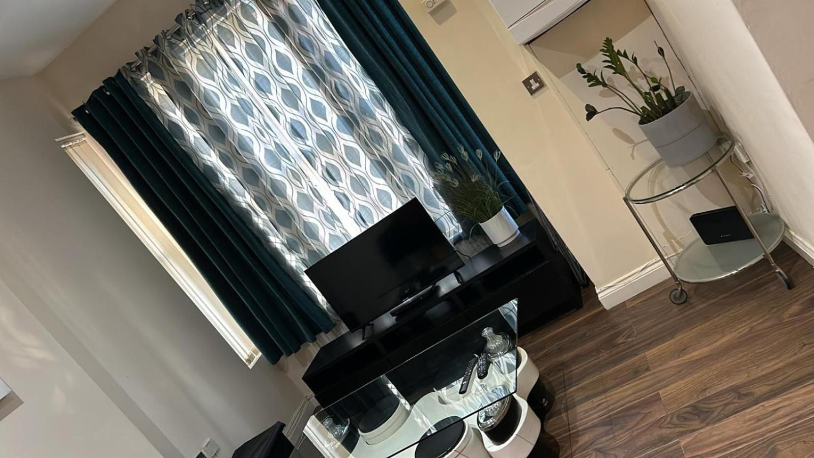 Luxurious 2 Bed Apartment Bedford Buitenkant foto